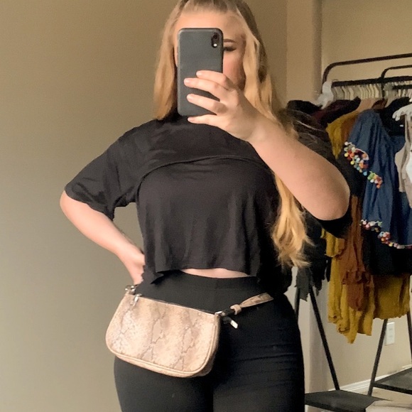 Angel ♡ Black Loose Comfortable Workout / Athleisure Top - Picture 3 of 3